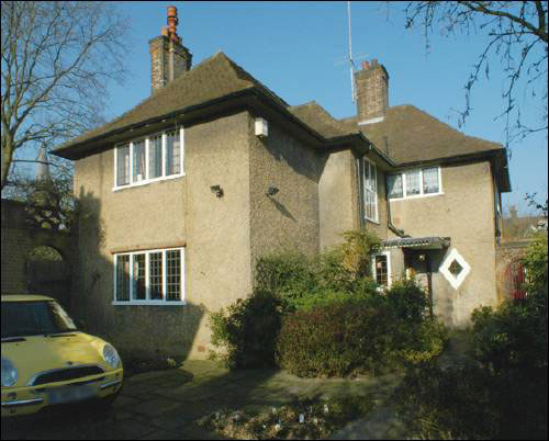 08 Hurst Close